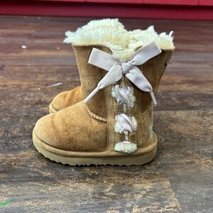 Toddler UGG boot.  Great condition.  Size 7 USA